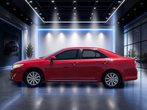 Used 2012 Toyota Camry XLE w/ Leather Pkg FWD image 8