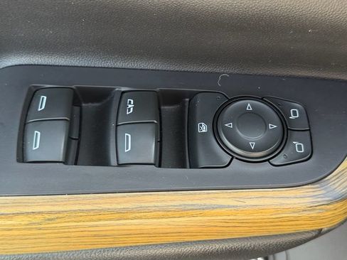 Used 2018 GMC Acadia Denali w/ Technology Package AWD/4WD image 33