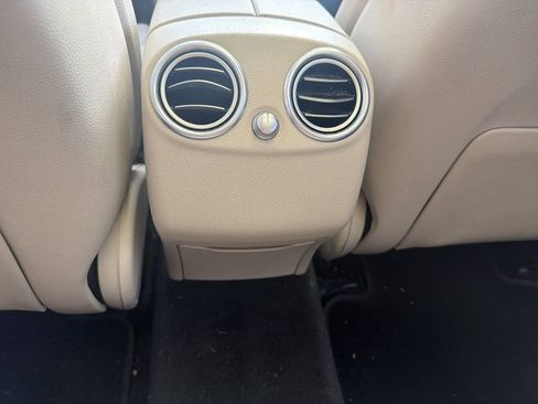 Used 2017 Mercedes-Benz GLC 300 4MATIC image 19