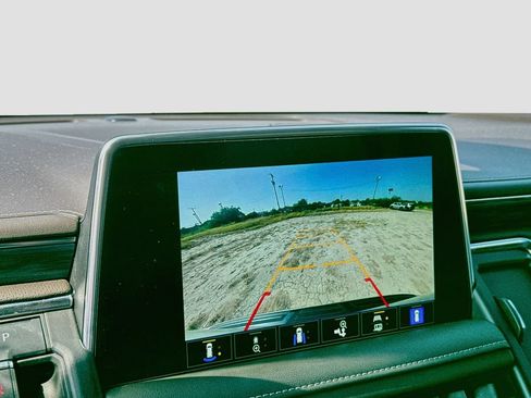 Used 2022 GMC Yukon SLT w/ SLT Premium Package RWD image 17