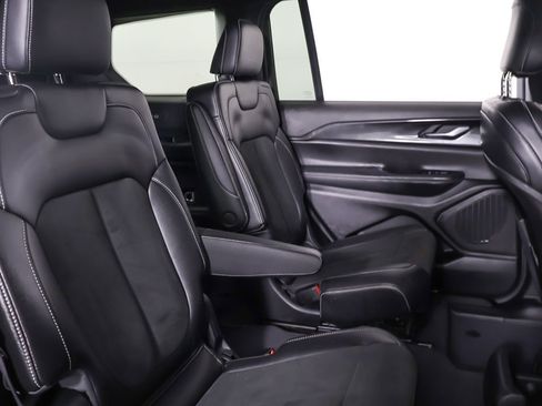 Used 2023 Jeep Grand Cherokee L Laredo AWD/4WD image 35
