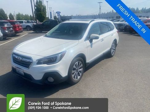 Used 2019 Subaru Outback 2.5i Touring AWD/4WD image 1