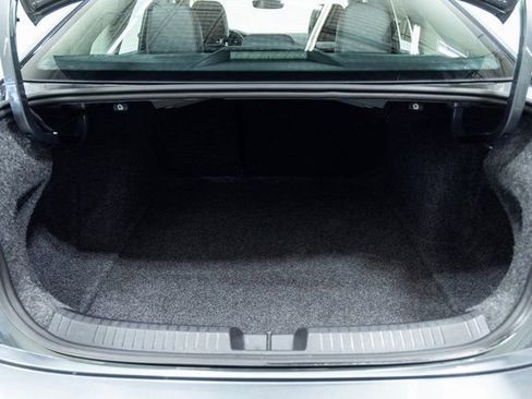 Used 2024 Volkswagen Jetta SE image 9