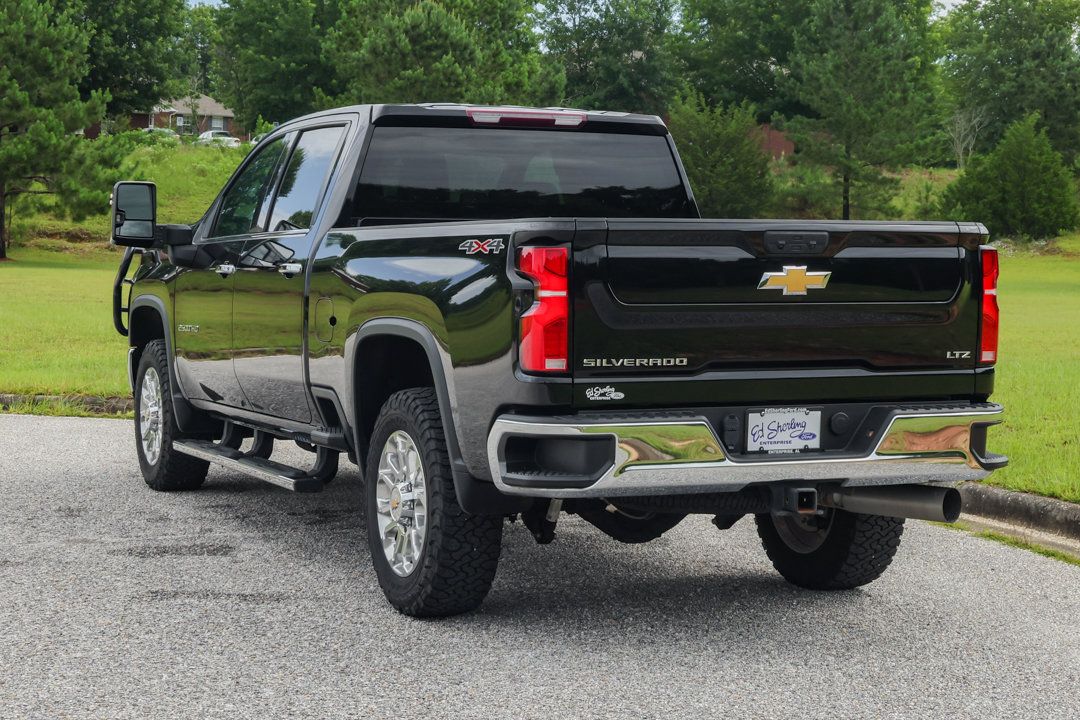 Used 2024 Chevrolet Silverado 2500 LTZ w/ LTZ Convenience Package AWD/4WD image 4