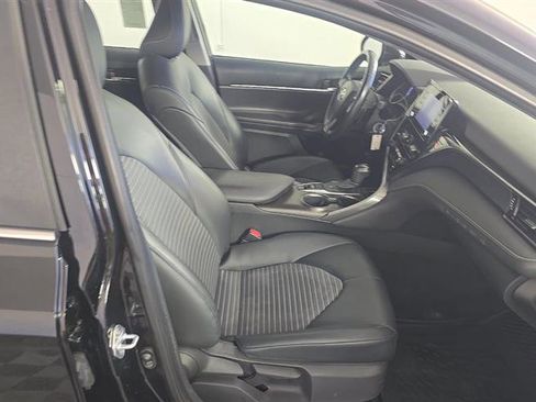 Used 2021 Toyota Camry SE AWD/4WD image 6