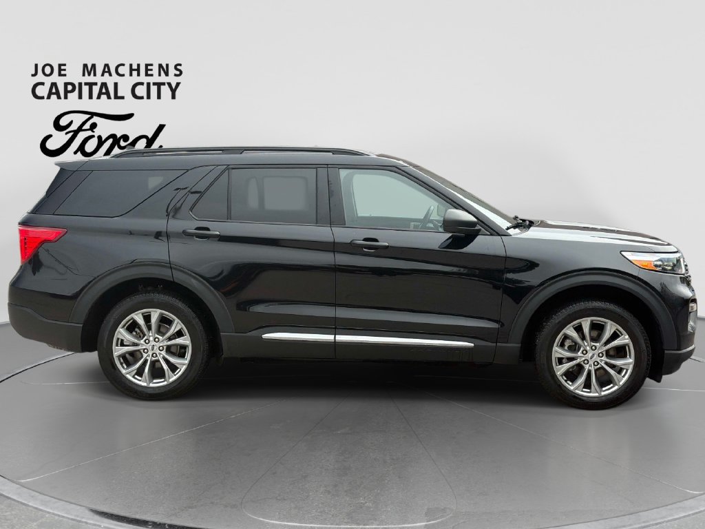 Used 2023 Ford Explorer XLT w/ Equipment Group 202A AWD/4WD image 3
