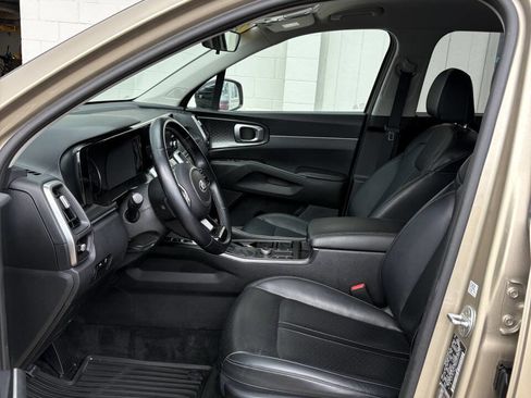 Used 2021 Kia Sorento S image 5