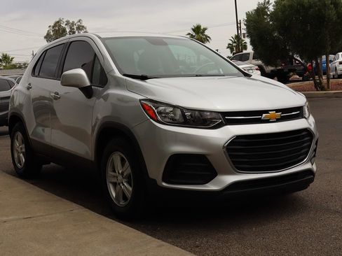Used 2020 Chevrolet Trax LS FWD image 14