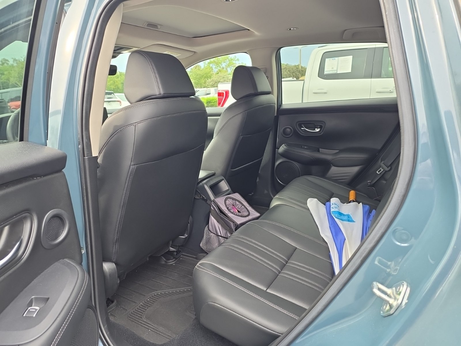 Used 2024 Honda HR-V EX-L image 4