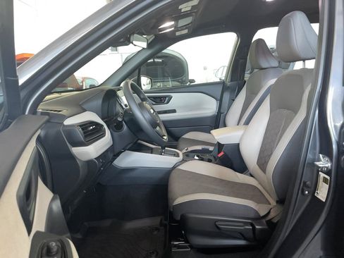 Used 2025 Subaru Forester AWD/4WD image 13