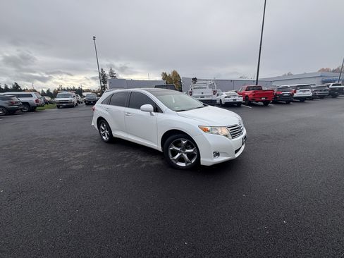 Used 2009 Toyota Venza AWD image 2