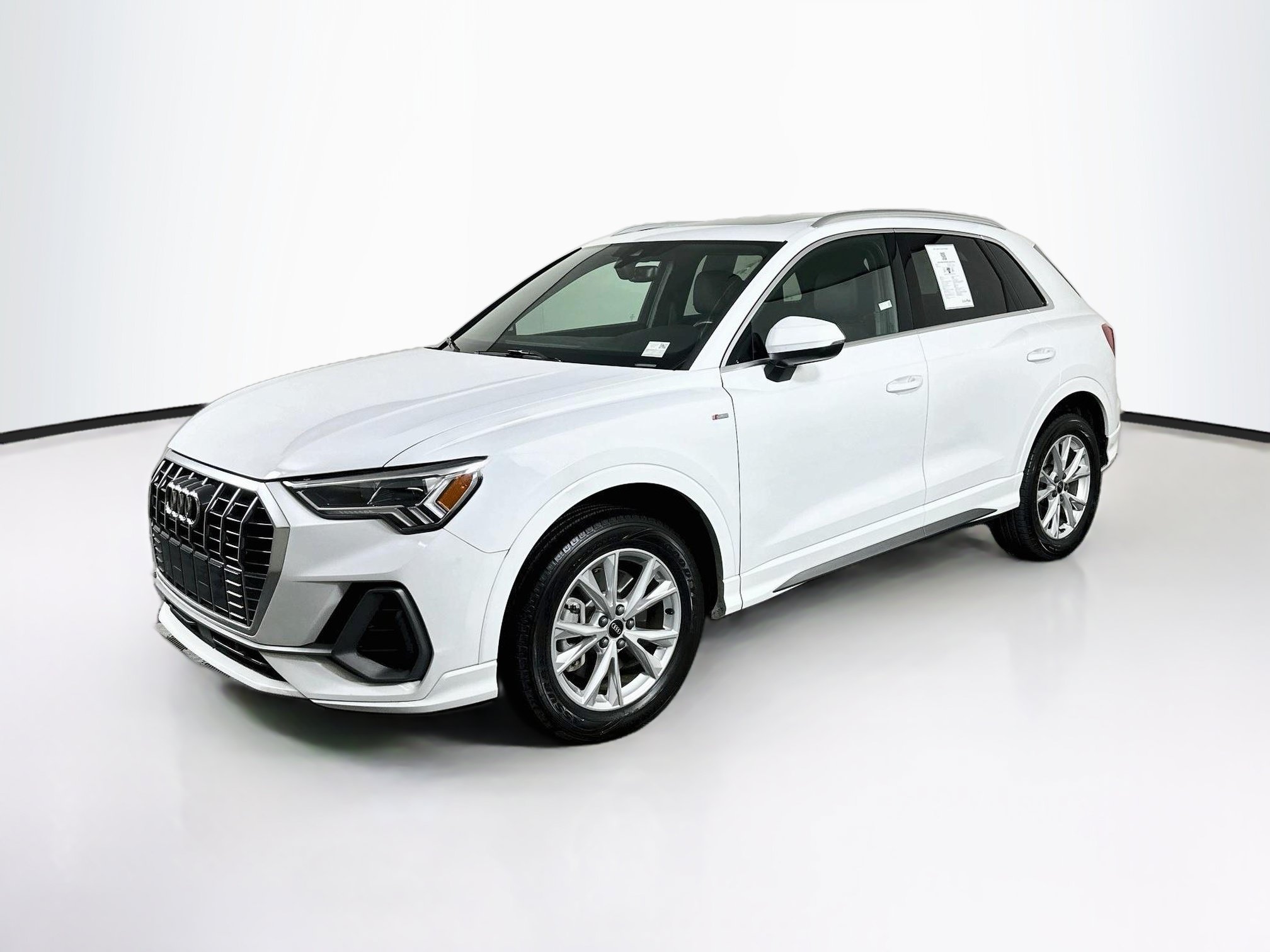 Used 2025 Audi Q3 2.0T Premium AWD/4WD image 3