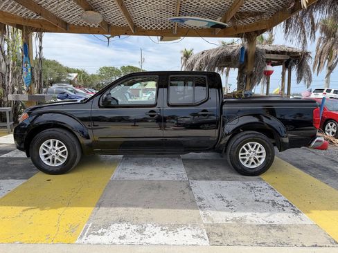 Used 2014 Nissan Frontier SV w/ SV Value Truck Package RWD image 9