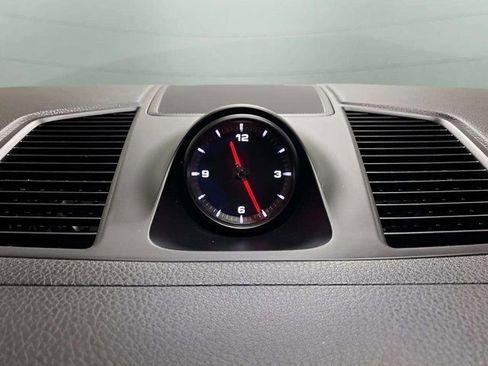 Used 2019 Porsche Cayenne w/ Premium Package image 41