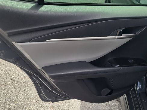 Used 2025 Toyota Camry SE FWD image 11