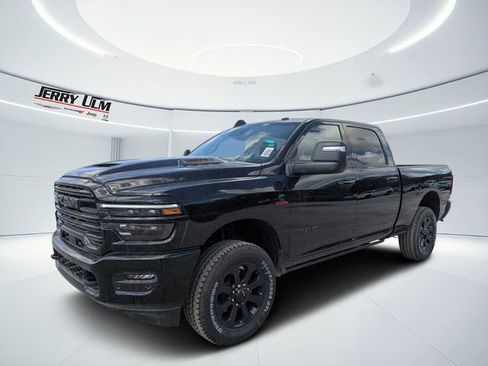 New 2026 RAM 2500 Laramie AWD/4WD image 7