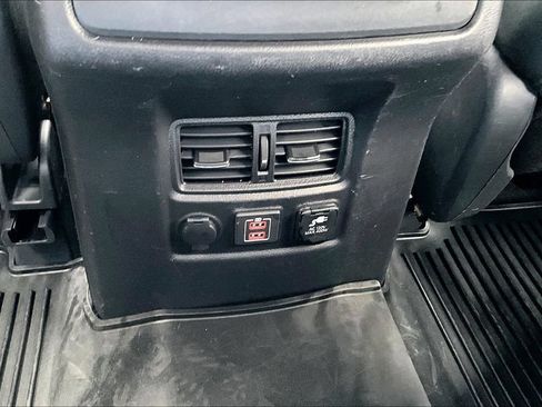 Used 2022 Nissan Titan PRO-4X w/ Pro-4x Utility Package AWD/4WD image 12