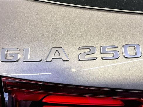 New 2026 Mercedes-Benz GLA 250 4MATIC image 6
