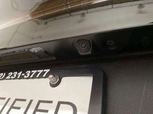 Used 2025 Volvo XC40 B5 Plus image 90