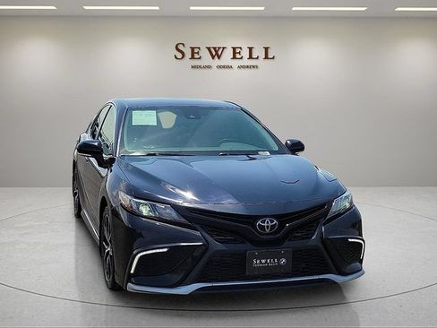 Used 2022 Toyota Camry SE w/ Convenience Package FWD image 7