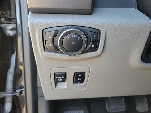 Used 2020 Ford F150 XLT w/ Equipment Group 302A Luxury image 18