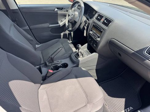 Used 2011 Volkswagen Jetta Sedan FWD image 17
