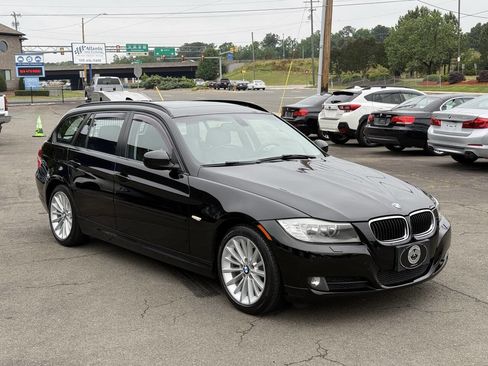 Used 2012 BMW 328i xDrive Wagon AWD/4WD image 2