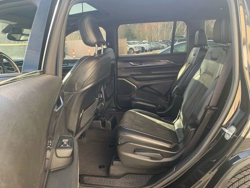 Used 2021 Jeep Grand Cherokee L Laredo image 15