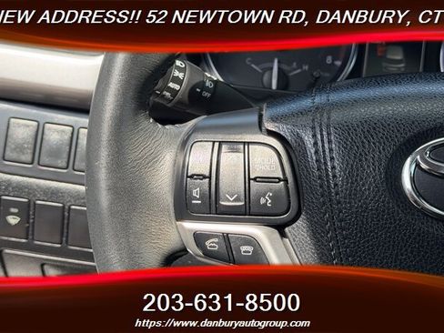Used 2015 Toyota Highlander XLE AWD/4WD image 18