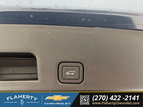 Used 2025 Chevrolet Traverse LT w/ LPO, Floor Liner Package FWD image 20