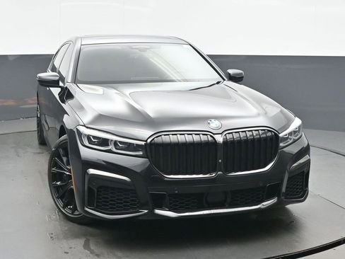 Used 2022 BMW 750i xDrive w/ Executive Package image 8