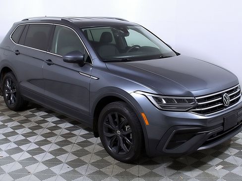 Used 2024 Volkswagen Tiguan SE w/ MDO Package, Three-Row FWD image 6