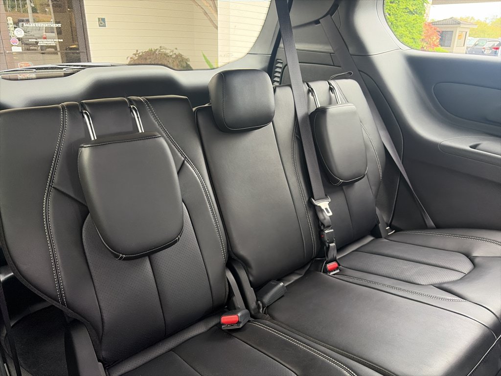 Used 2026 Chrysler Pacifica Select AWD/4WD image 21