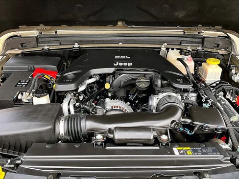 Used 2020 Jeep Gladiator Overland image 32