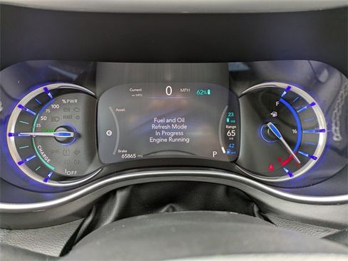 Used 2024 Chrysler Pacifica Select image 34