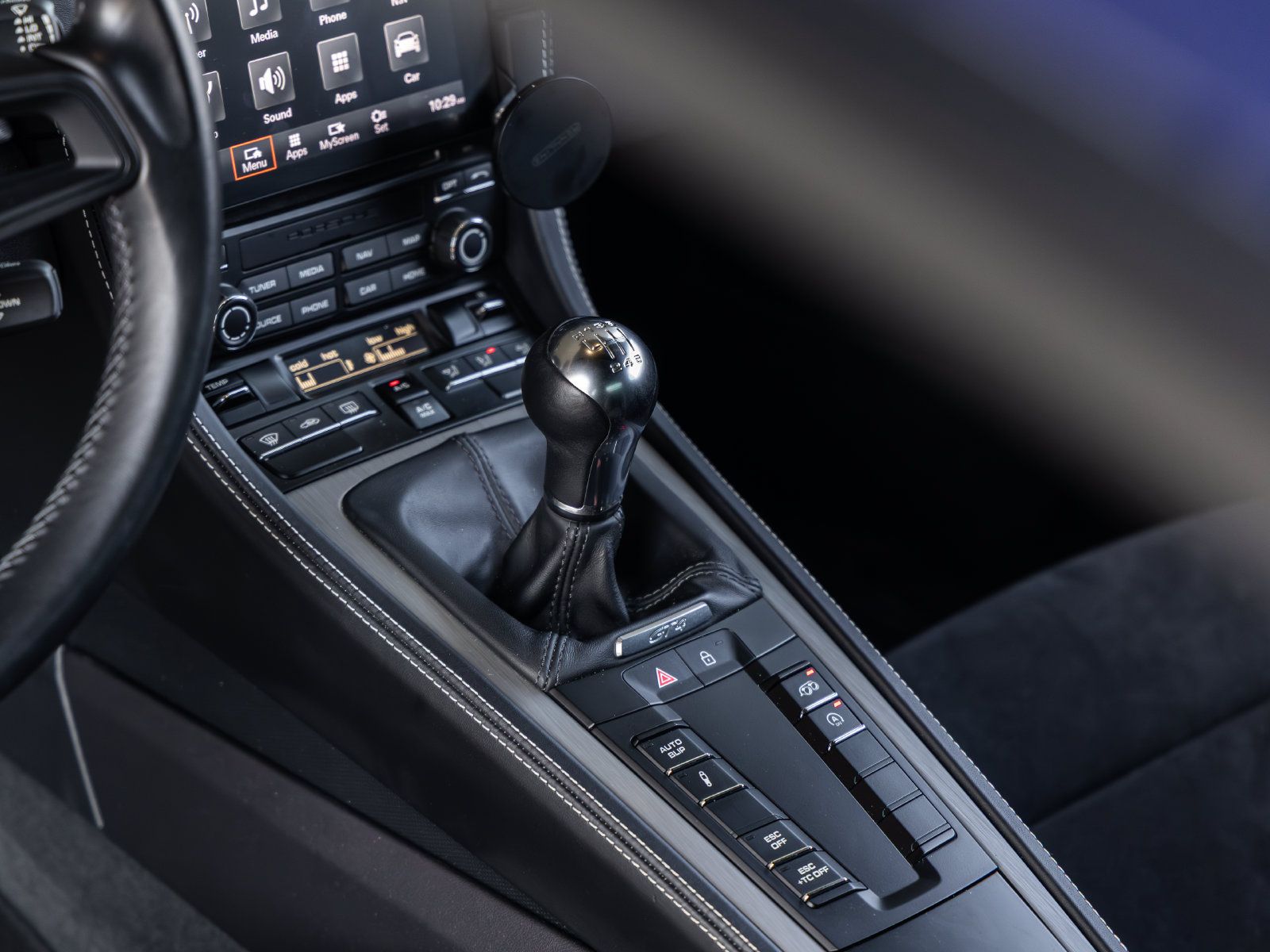 Certified 2020 Porsche 718 Cayman GT4 RWD image 35
