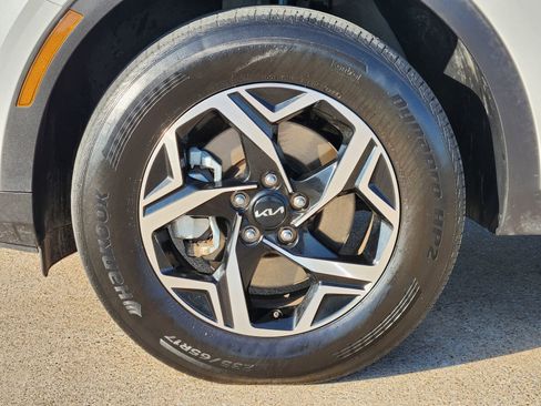 Used 2024 Kia Sportage LX image 20