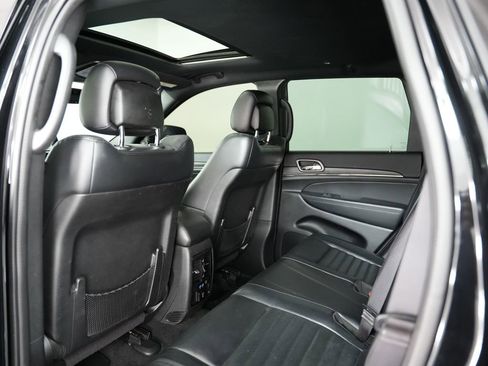 Used 2021 Jeep Grand Cherokee Limited RWD image 32