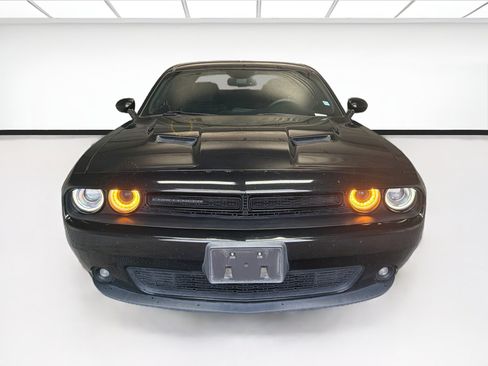 Used 2016 Dodge Challenger SXT w/ Blacktop Package RWD image 2