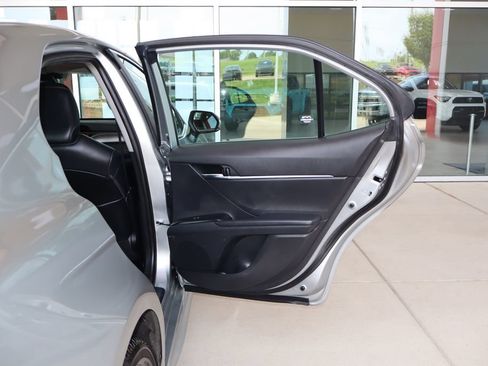 Used 2020 Toyota Camry SE w/ Sunroof Package FWD image 35