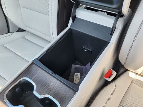 New 2026 GMC Acadia Denali w/ Super Cruise Package FWD image 36