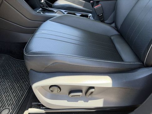 Used 2022 Volkswagen Tiguan SE FWD image 19
