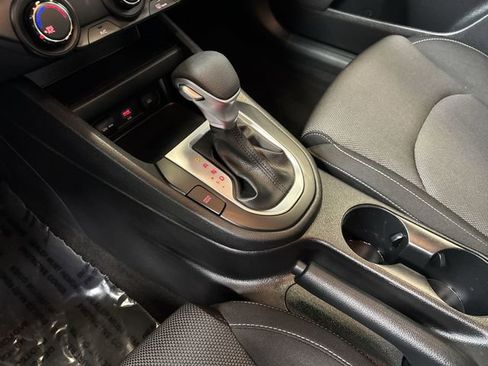 Used 2024 Kia Forte LXS image 19