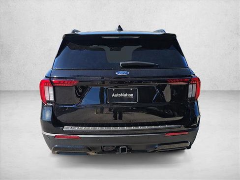 New 2026 Ford Explorer ST-Line w/ ST-Line Street Pack image 4