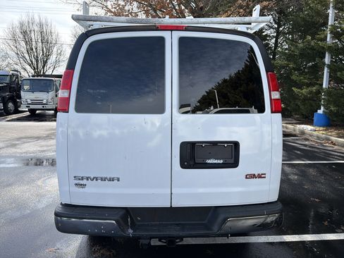 Used 2021 GMC Savana 2500 w/ Driver Convenience Package image 9