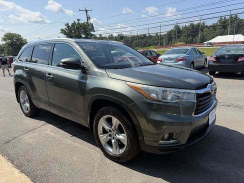 Used 2014 Toyota Highlander Limited Platinum AWD/4WD image 3