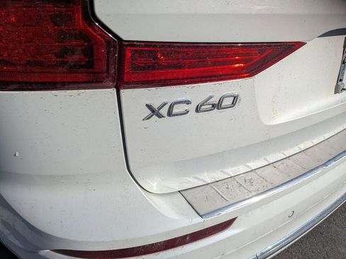 Used 2023 Volvo XC60 B6 Ultimate w/ Climate Package image 8