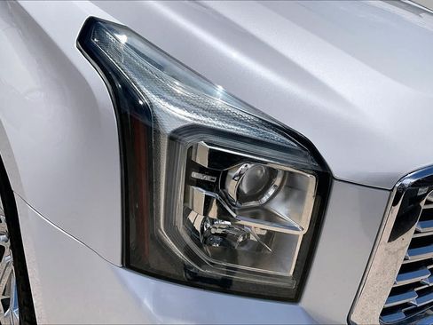 Used 2019 GMC Yukon Denali w/ Denali Ultimate Package AWD/4WD image 28