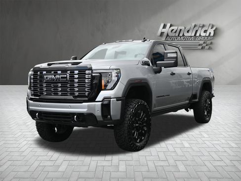 Used 2025 GMC Sierra 2500 Denali Ultimate AWD/4WD image 5