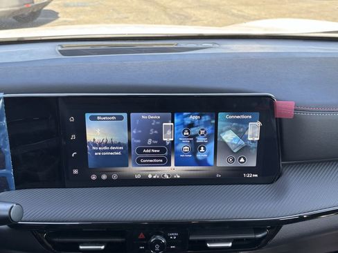New 2026 Nissan Kicks SR w/ SR Premium Package FWD image 16
